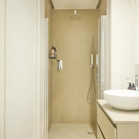 Retreats Fiera 아파트
